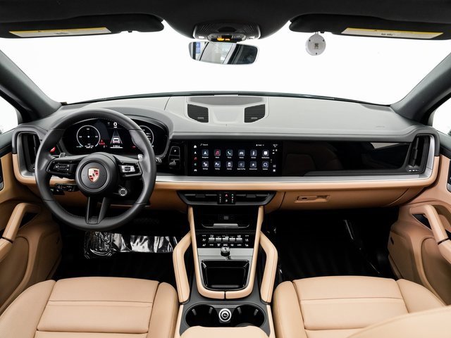 Used 2025 Porsche Cayenne image 21