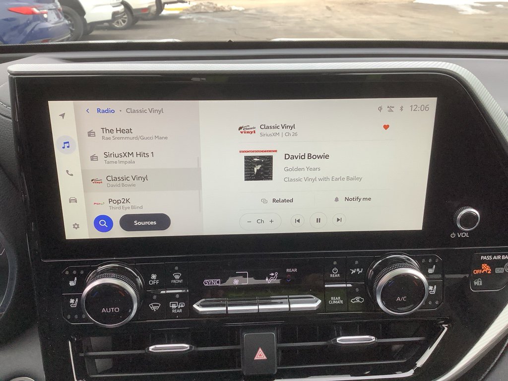 New 2026 Toyota Highlander Platinum image 17