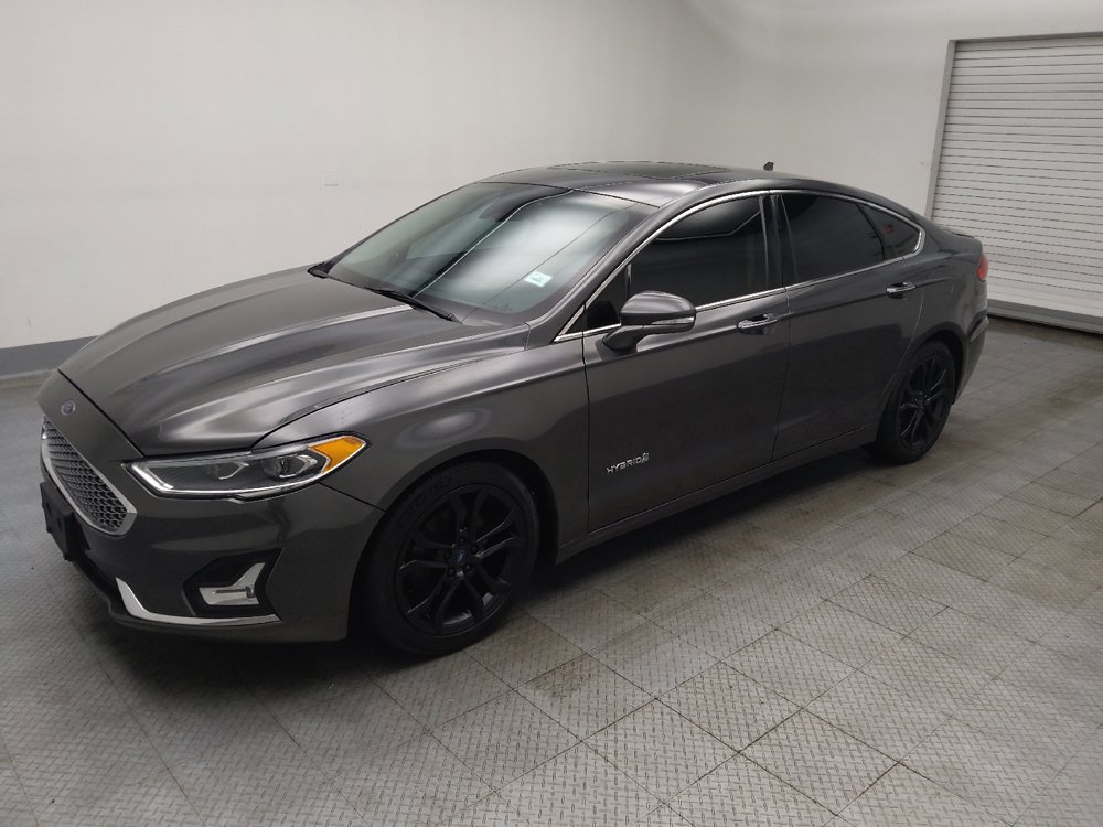 Used 2019 Ford Fusion Titanium FWD image 2