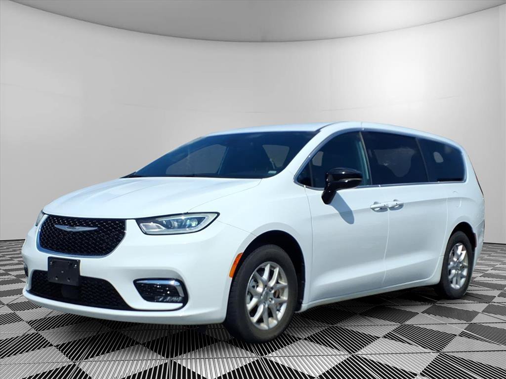 Used 2025 Chrysler Pacifica Select FWD image 24