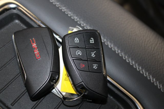 Used 2024 GMC Yukon XL Denali w/ Denali Reserve Package image 21