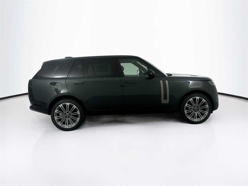 New 2025 Land Rover Range Rover Long Wheelbase SE image 4