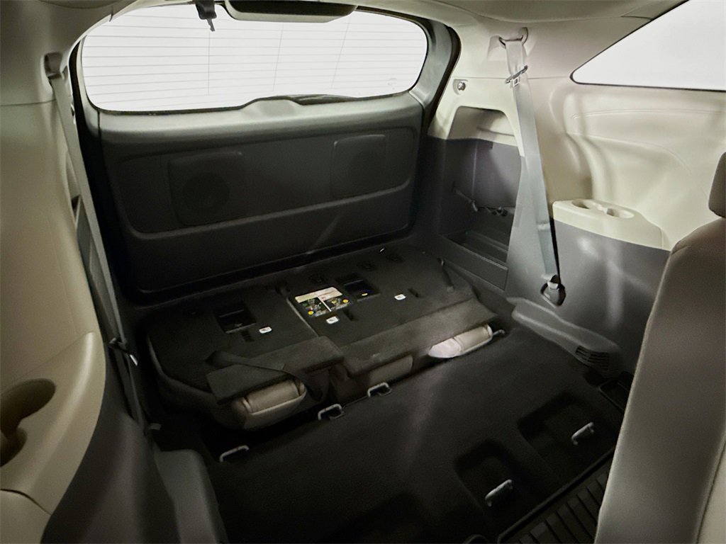 Used 2022 Toyota Sienna LE image 26