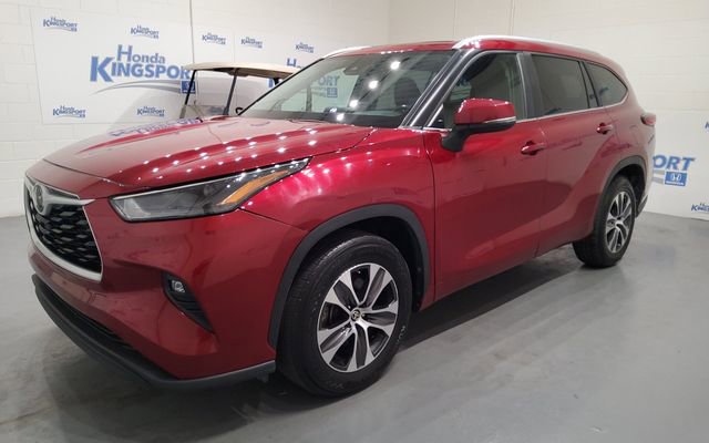 Used 2023 Toyota Highlander XLE FWD image 5