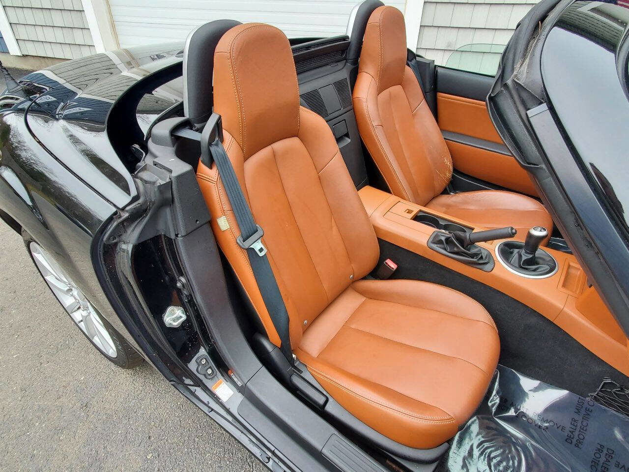 Used 2007 MAZDA MX-5 Miata Grand Touring w/ Premium Pkg RWD image 13