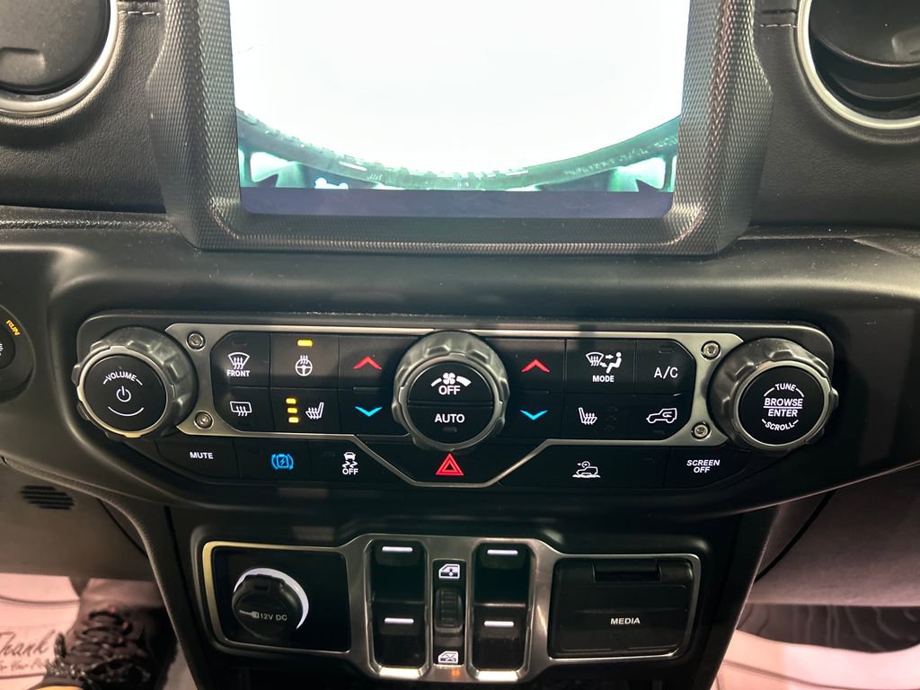 Used 2023 Jeep Wrangler Unlimited Sahara w/ Cold Weather Group image 19