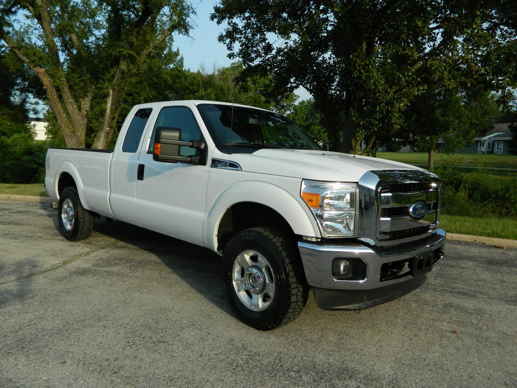 Used 2011 Ford F250 XLT w/ Advanced Security Group AWD/4WD image 3