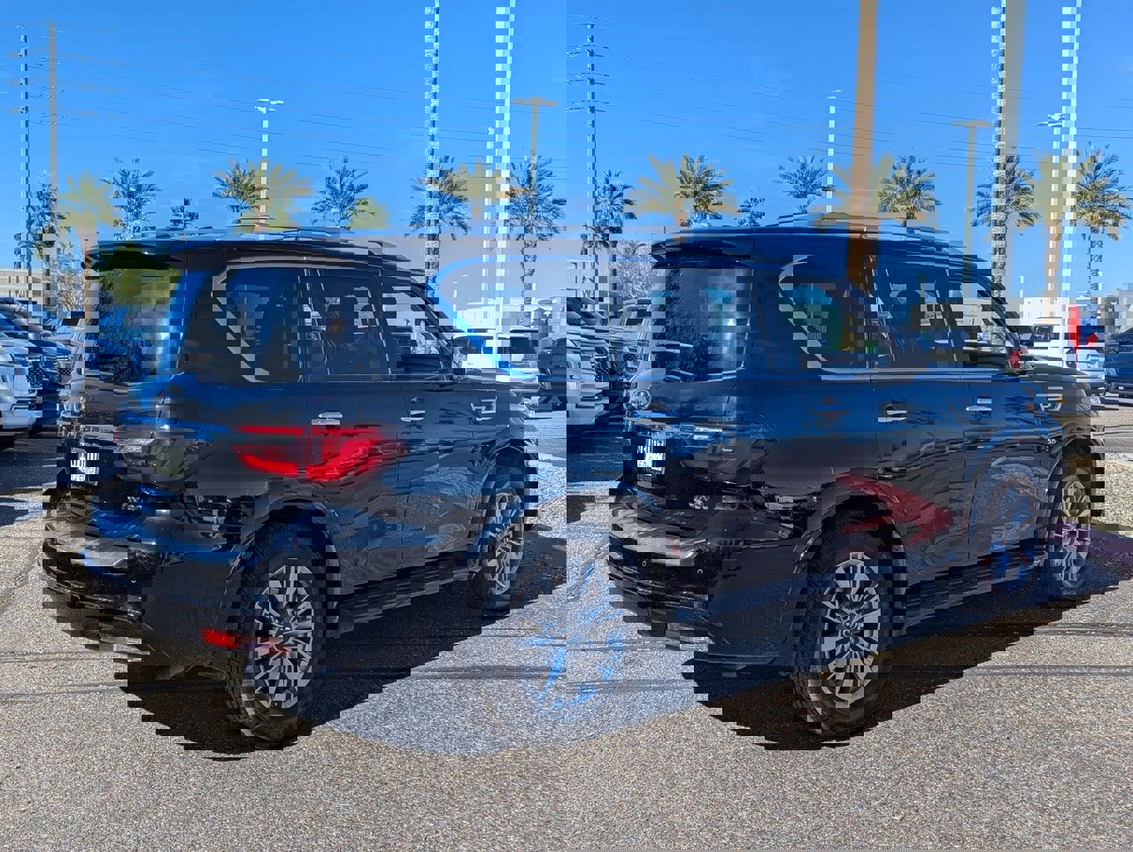 Used 2018 INFINITI QX80 Limited w/ All Season Package image 8