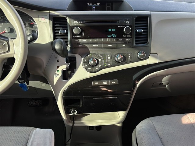 Used 2012 Toyota Sienna LE image 23