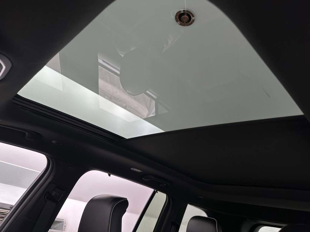 New 2025 Jeep Grand Cherokee Summit w/ Luxury Tech Group V image 37