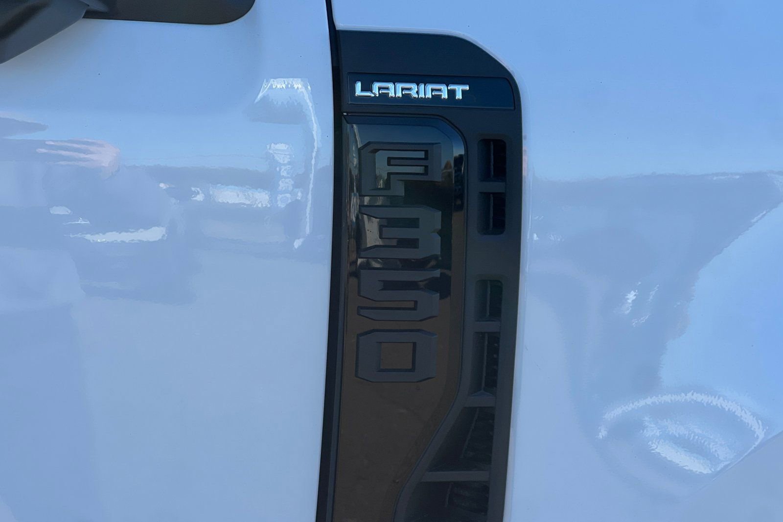 New 2026 Ford F350 Lariat w/ Black Appearance Package image 7