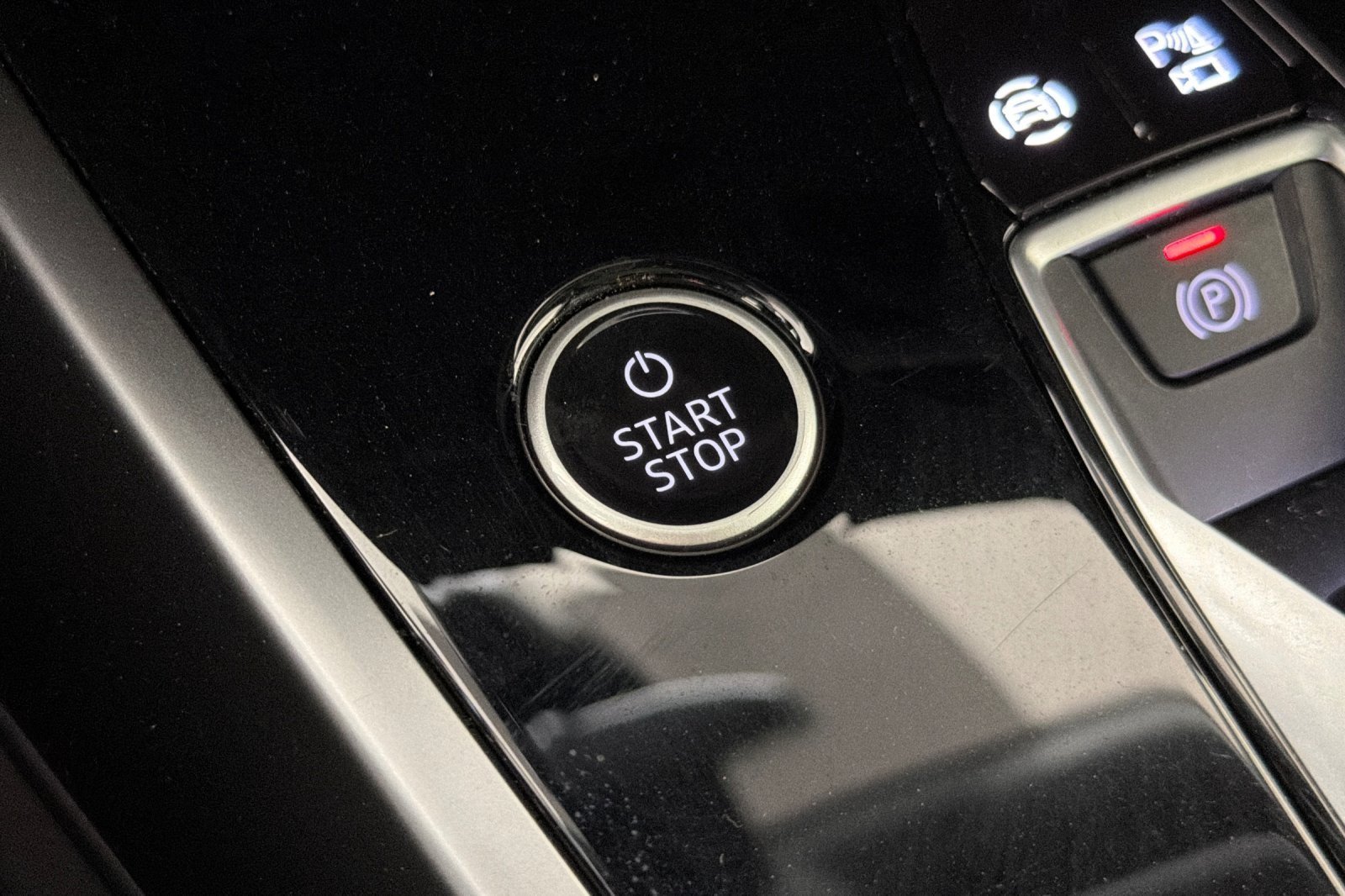 Certified 2023 Audi Q4 e-tron Premium Plus AWD/4WD image 22