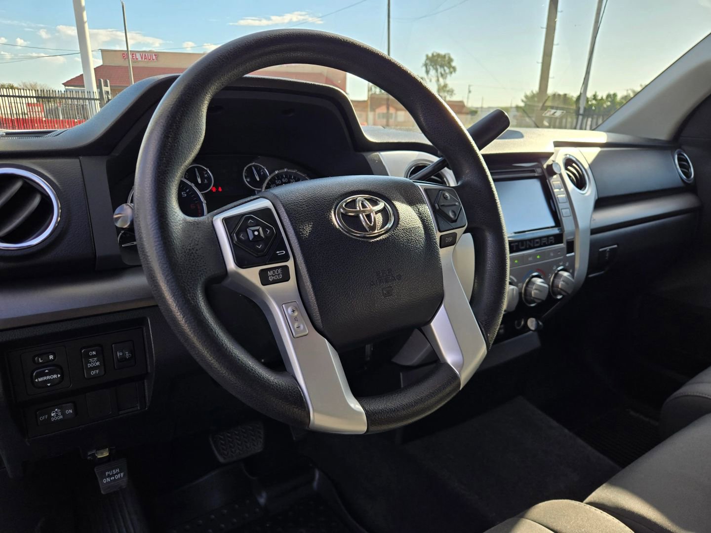 Used 2017 Toyota Tundra SR5 image 11