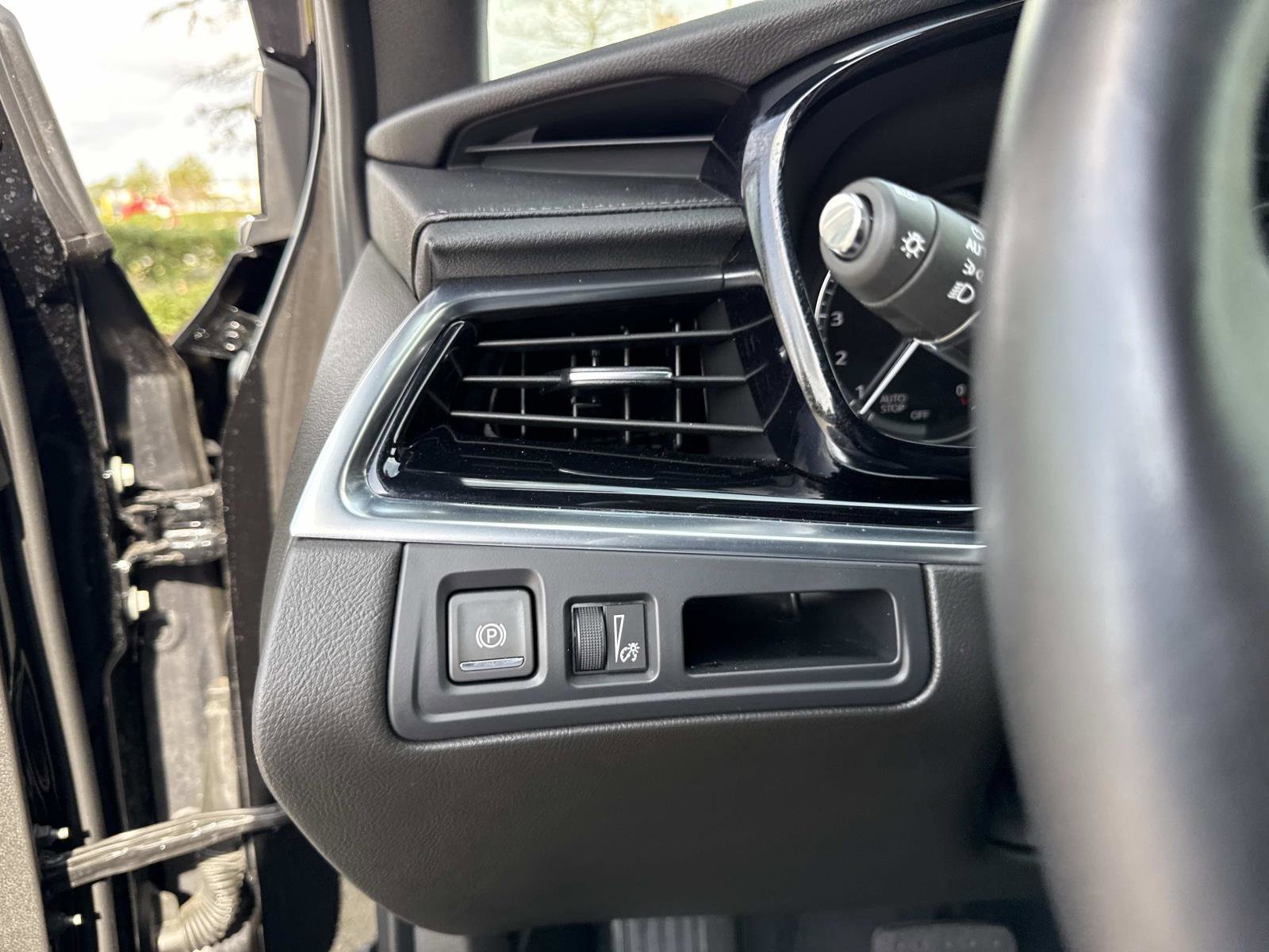 Used 2025 Cadillac XT6 Premium Luxury image 33