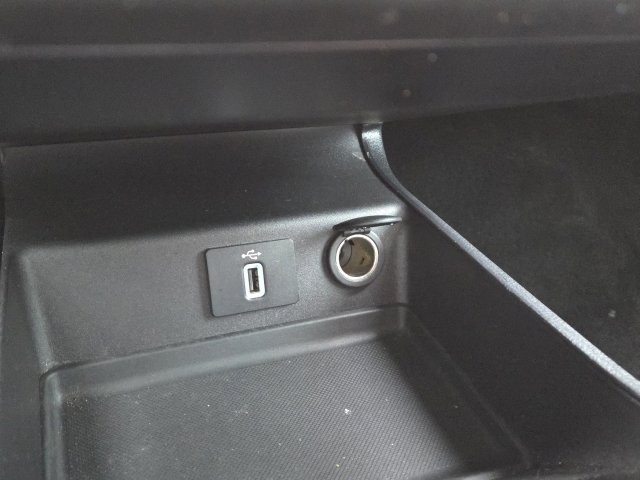 Used 2017 Ford Fusion SE w/ Equipment Group 201A image 6