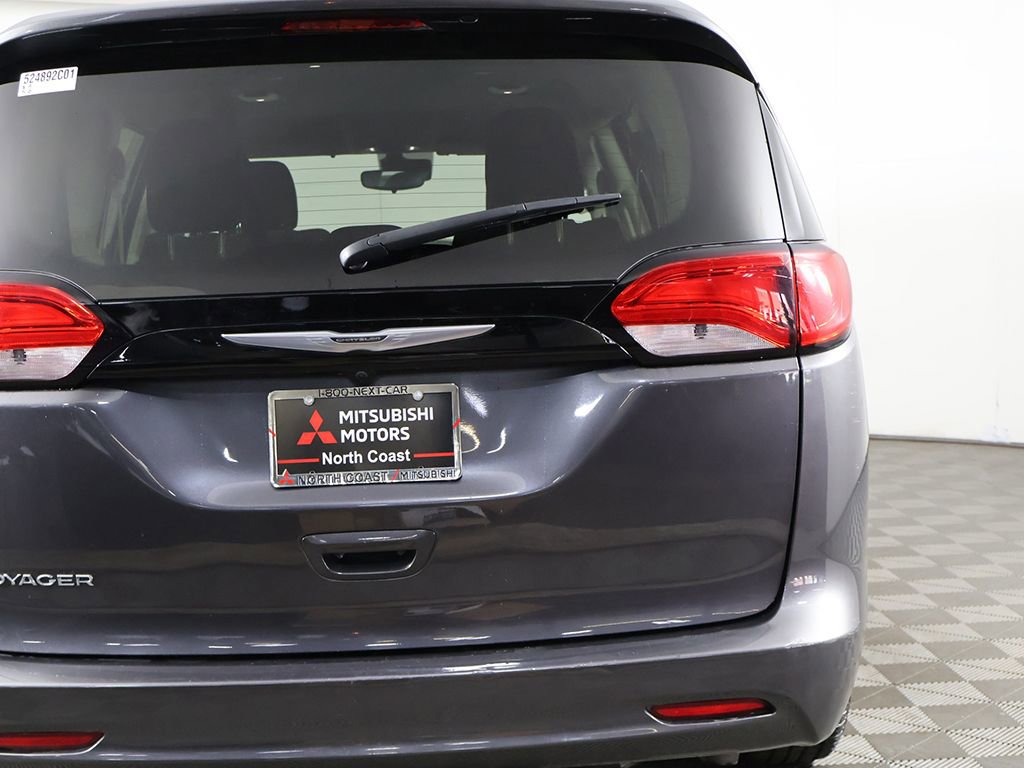 Used 2023 Chrysler Voyager LX FWD image 13