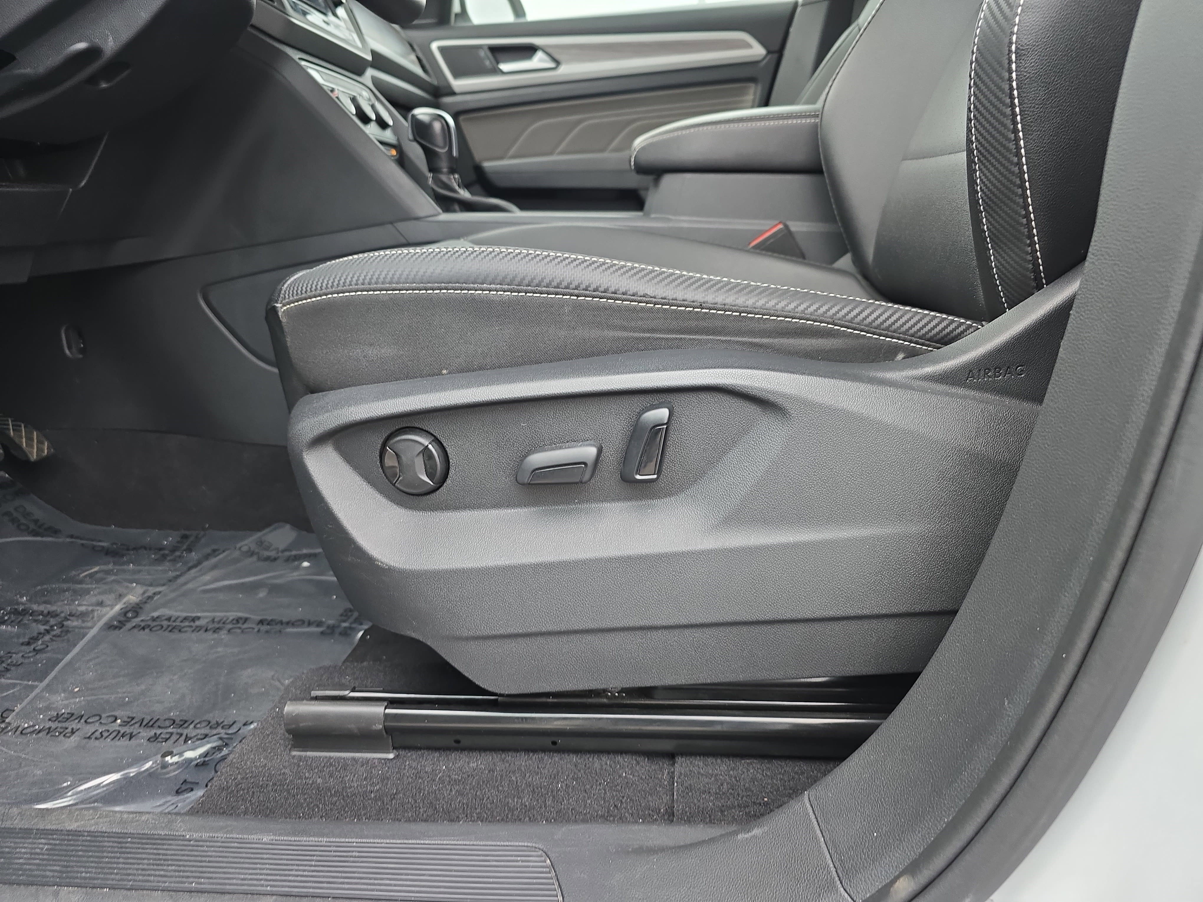 Used 2023 Volkswagen Atlas Cross Sport SE image 28