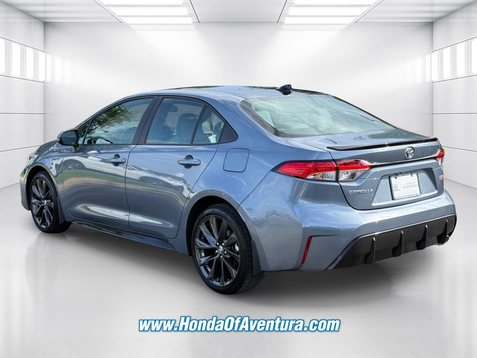 Used 2025 Toyota Corolla SE FWD image 4