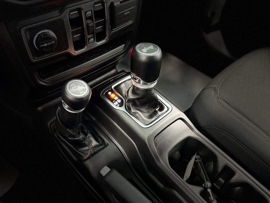 Used 2022 Jeep Wrangler Unlimited Sport AWD/4WD image 21