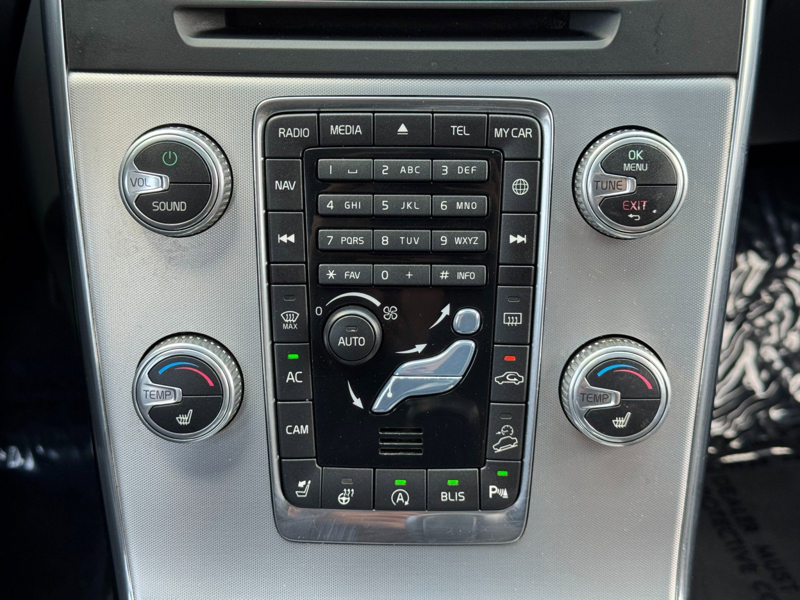 Used 2018 Volvo V60 T5 Cross Country w/ Convenience Package AWD/4WD image 27