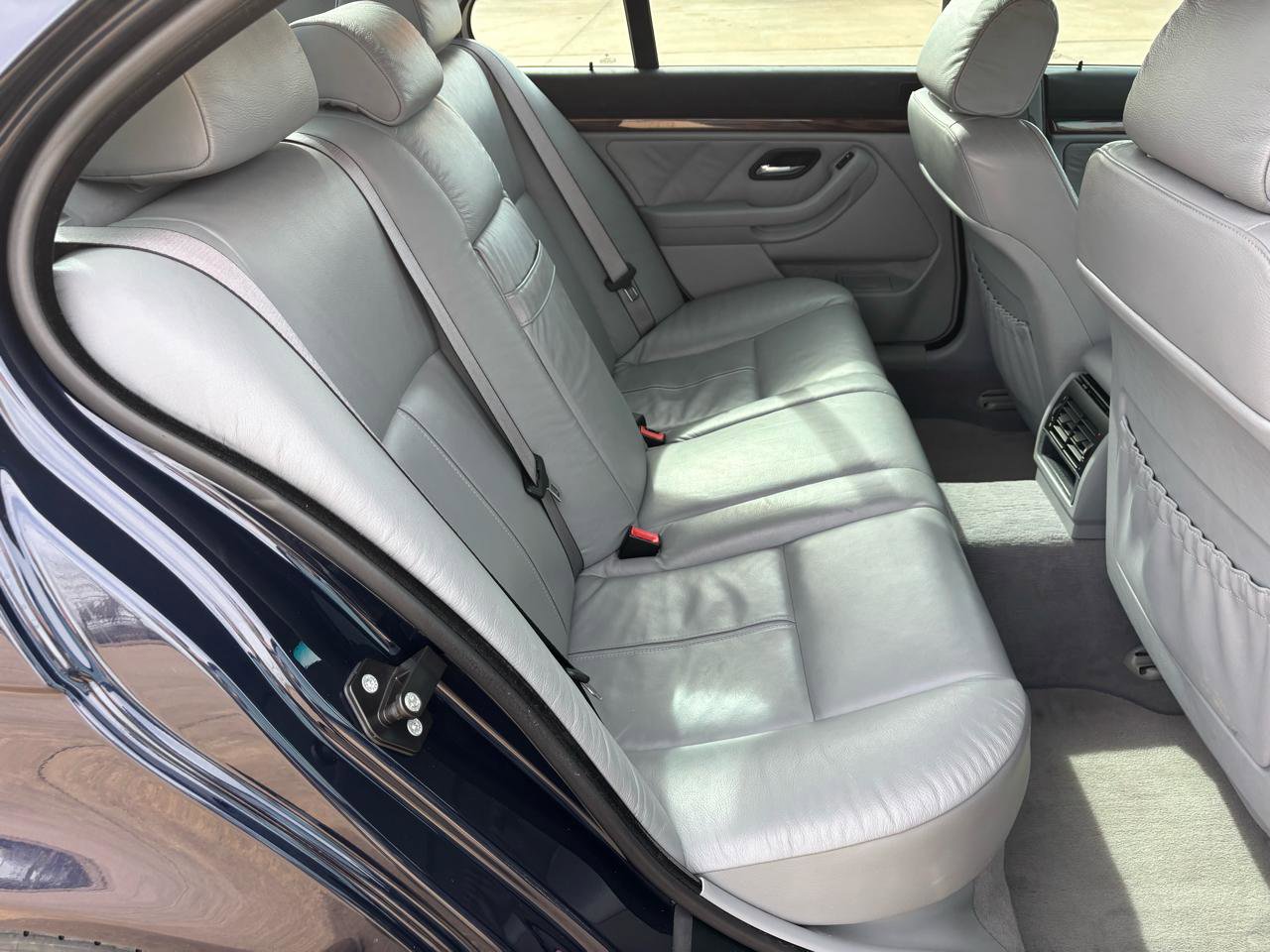 Used 2001 BMW 540i Sedan image 9