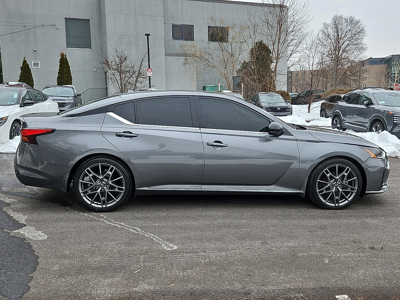 Certified 2023 Nissan Altima 2.0 SR image 7