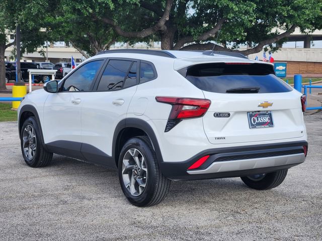 Used 2026 Chevrolet Trax LT w/ Sunroof Package image 5