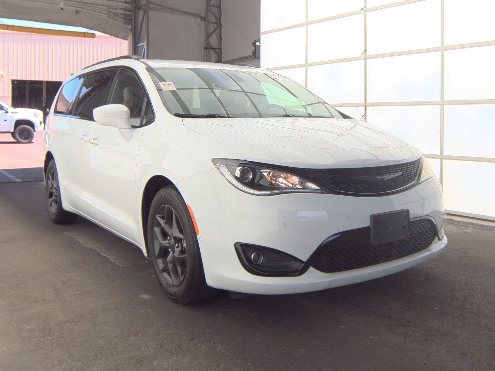 Used 2020 Chrysler Pacifica Touring-L Plus FWD video 2