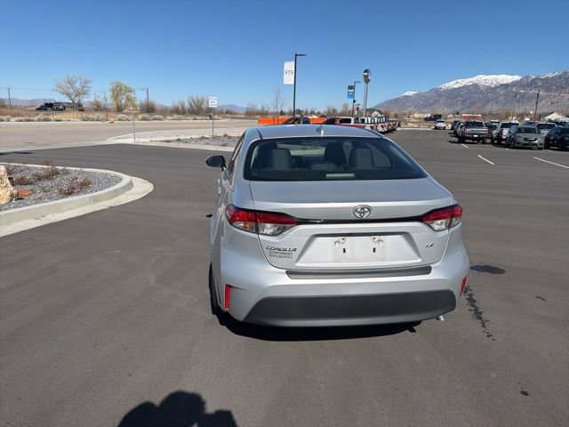 Used 2024 Toyota Corolla LE FWD image 4