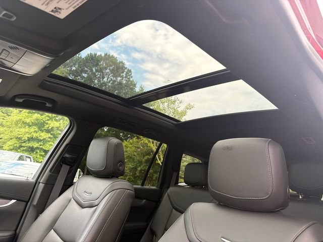 Certified 2024 Cadillac XT6 Luxury w/ LPO, Floor Liner Package AWD/4WD image 33