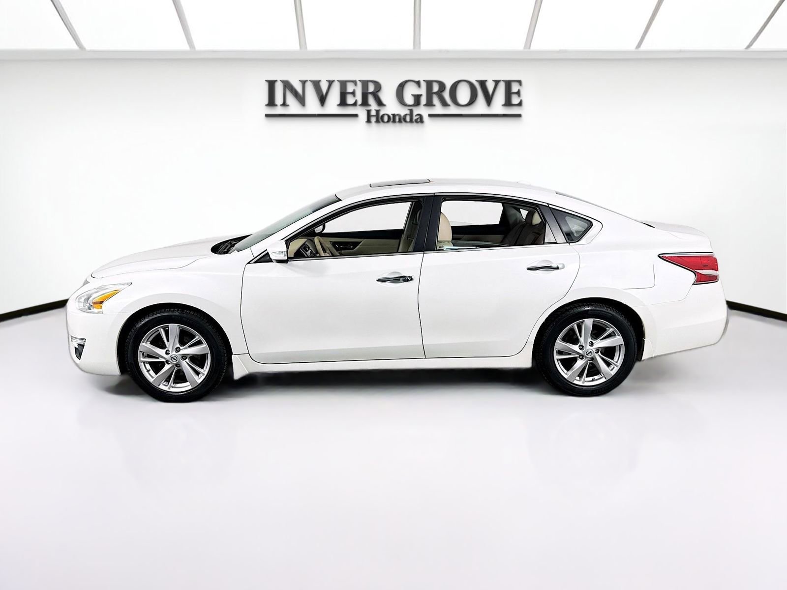 Used 2014 Nissan Altima 2.5 SL w/ Technology Package FWD image 8