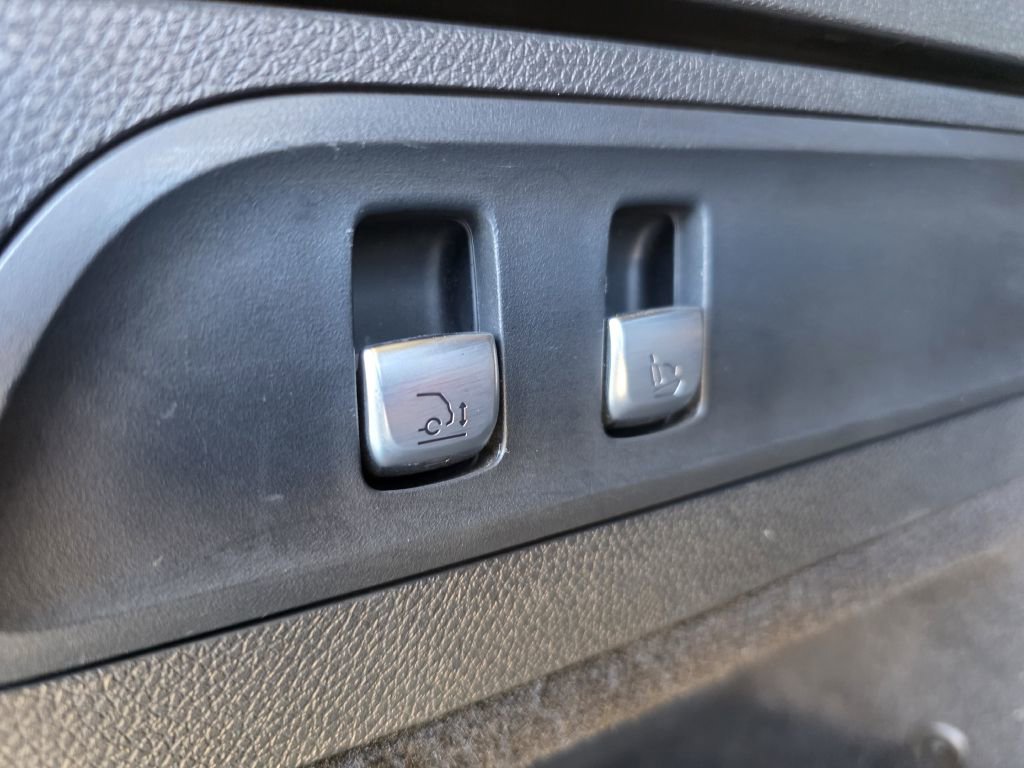 Used 2021 Mercedes-Benz GLC 63 AMG 4MATIC image 30