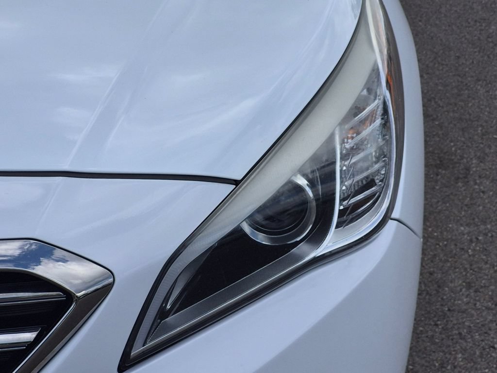 Used 2015 Hyundai Sonata Limited w/ Option Group 06 FWD image 9