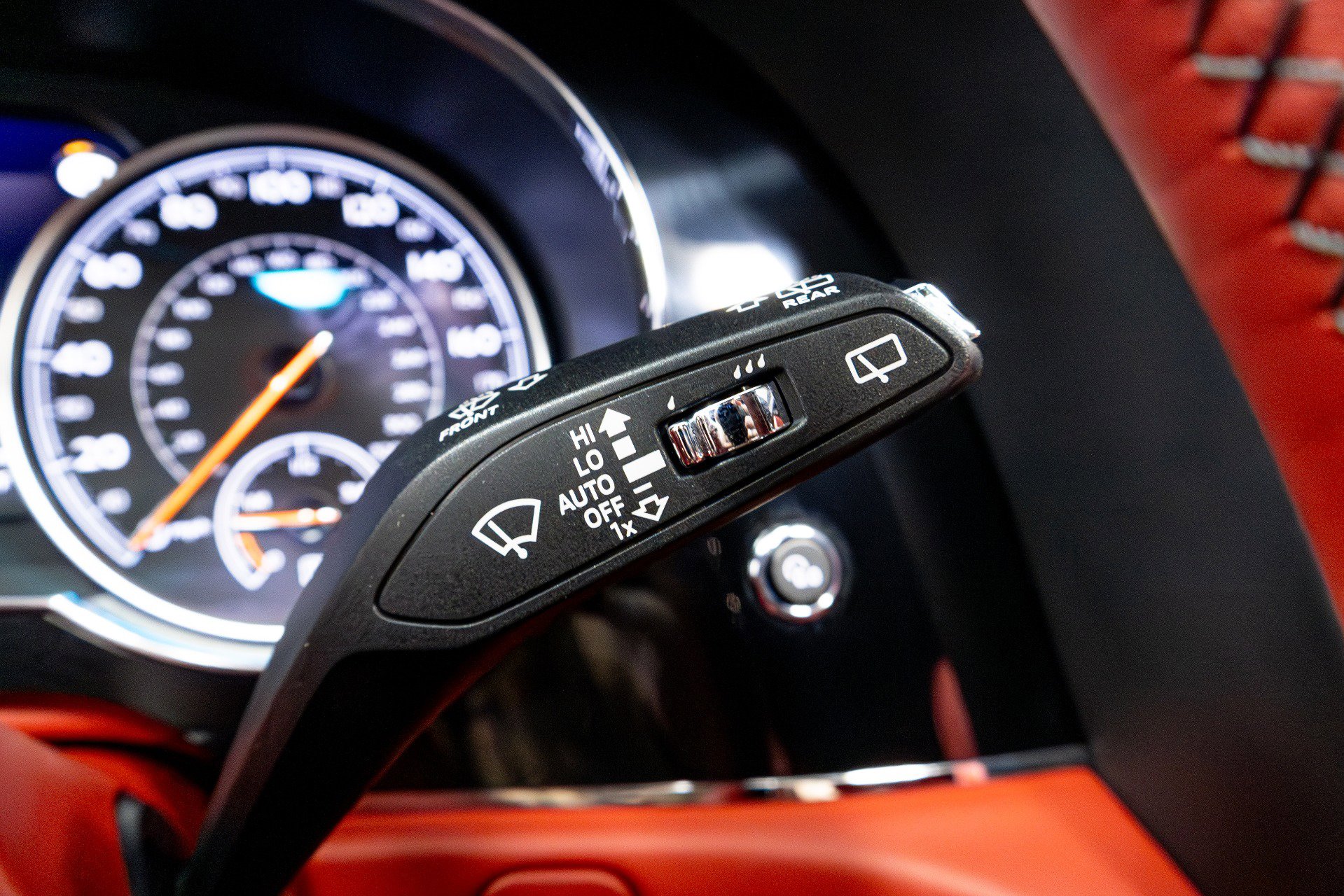 Used 2020 Bentley Bentayga image 70