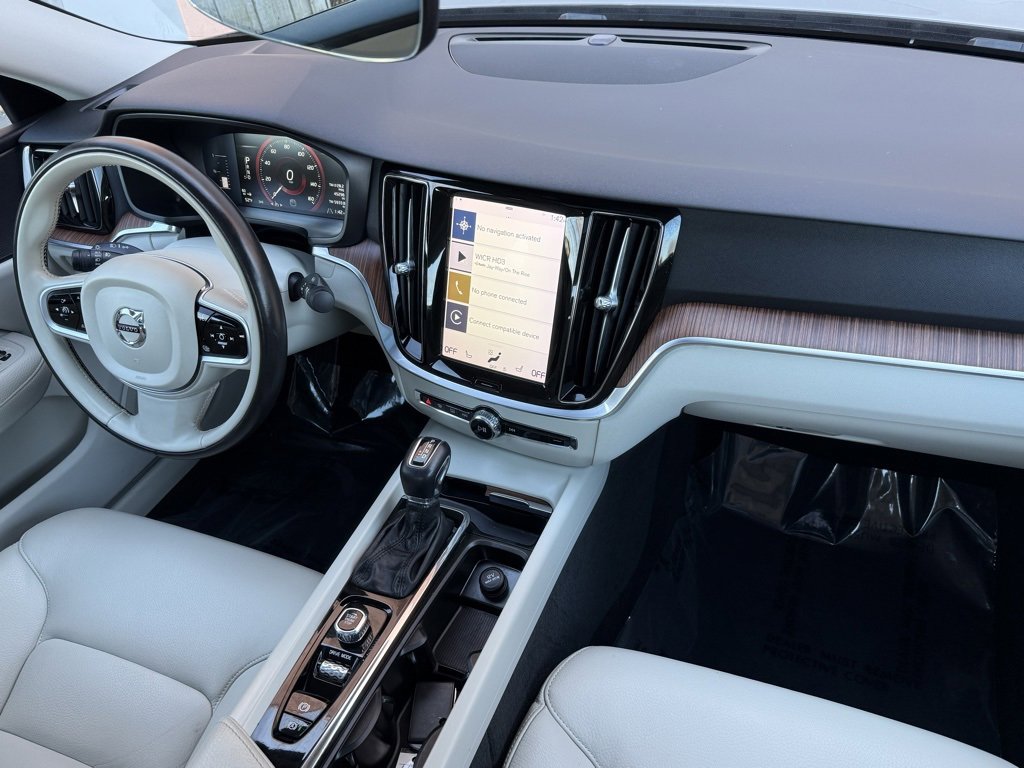 Used 2019 Volvo S60 T5 Momentum w/ Premium Package image 22