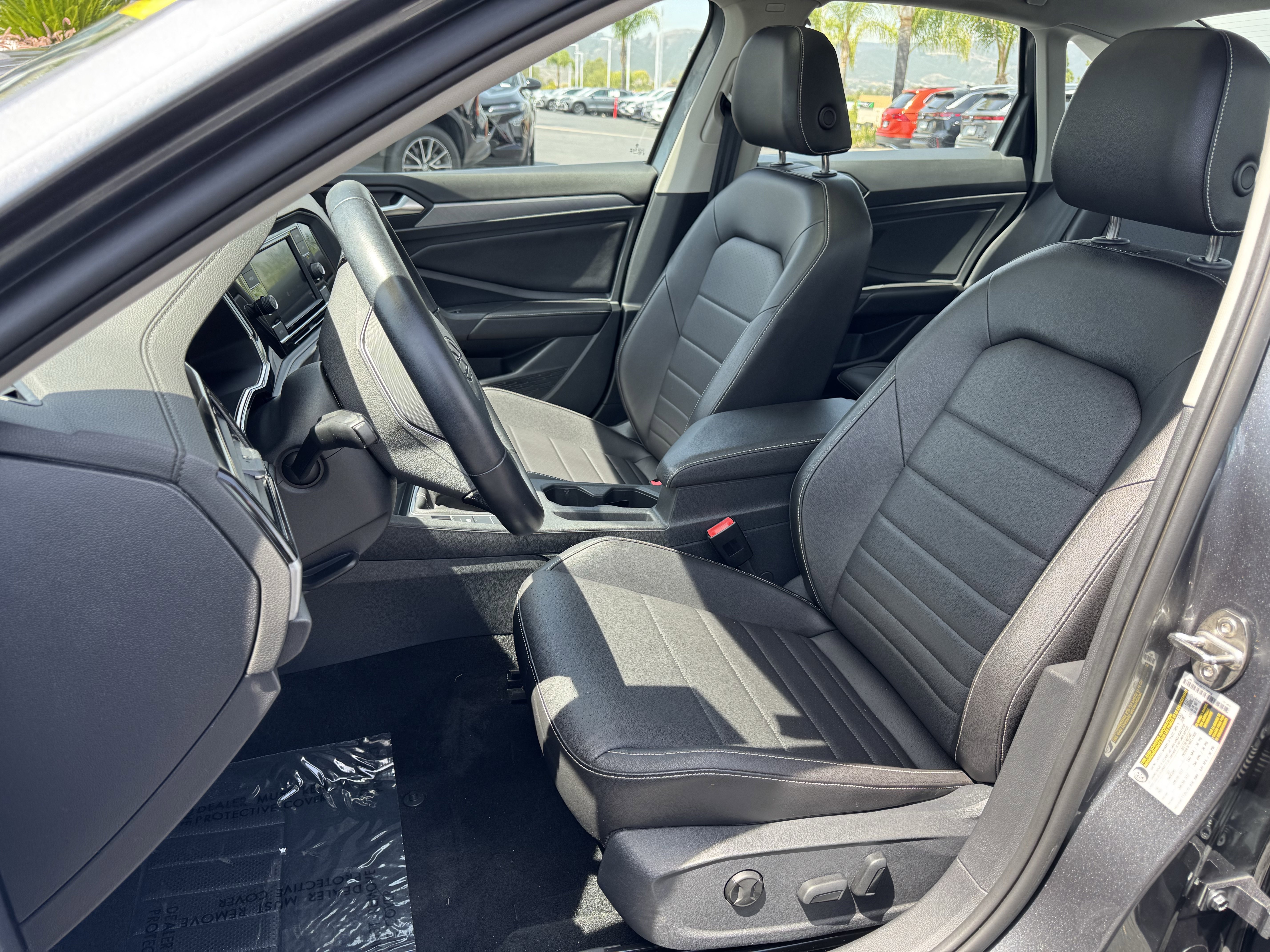 Used 2023 Volkswagen Jetta SE w/ Panoramic Sunroof Package FWD image 16