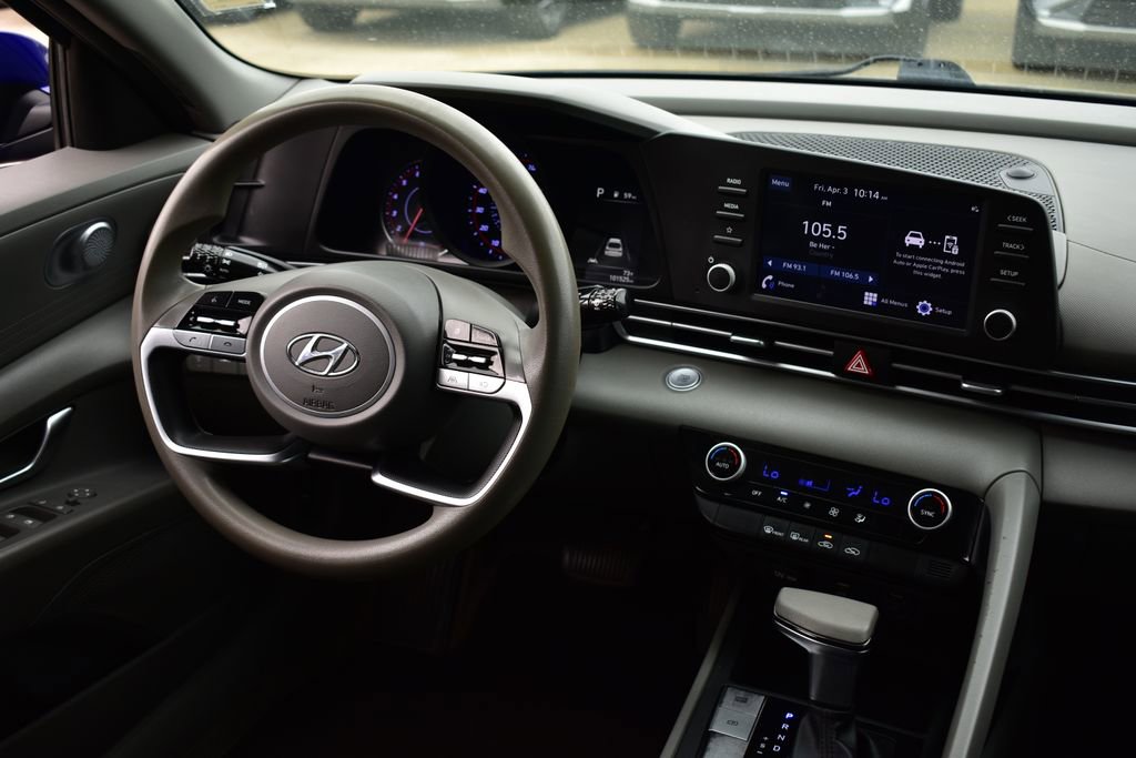 Used 2022 Hyundai Elantra SEL FWD image 20