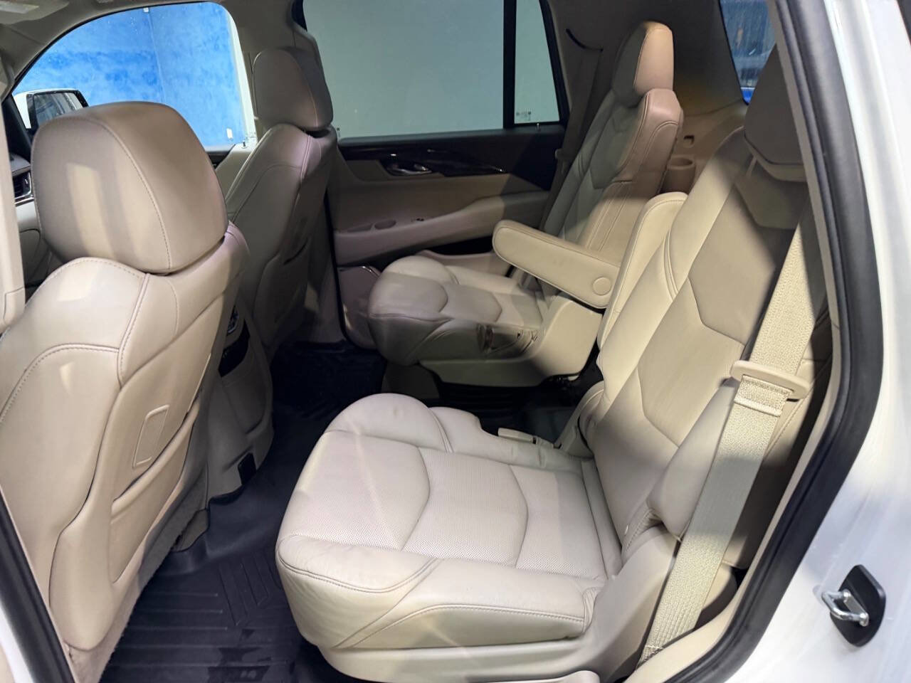 Used 2016 Cadillac Escalade Premium image 18