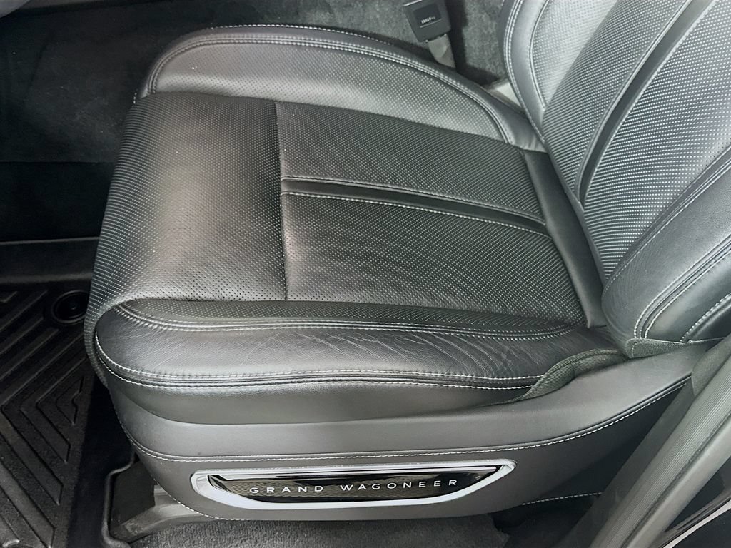 Certified 2025 Jeep Grand Wagoneer 4WD image 30