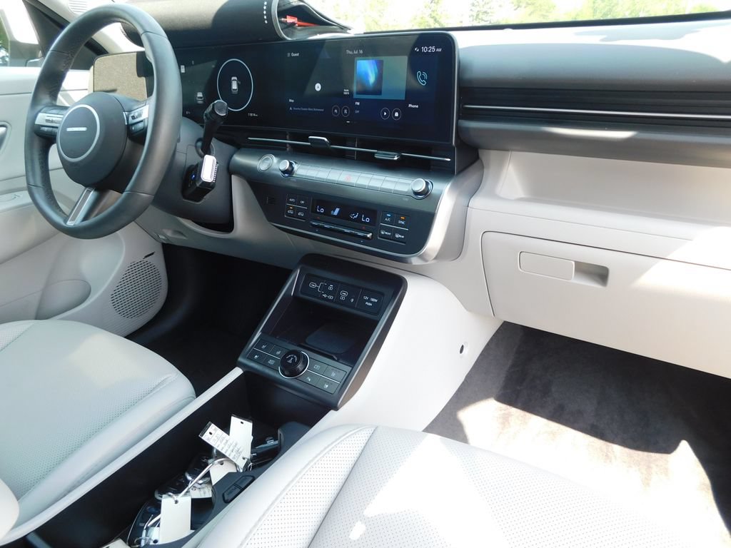 Used 2025 Hyundai Kona Limited AWD/4WD image 19