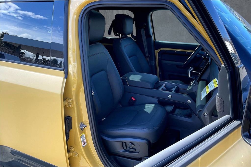 New 2026 Land Rover Defender 110 AWD/4WD image 11