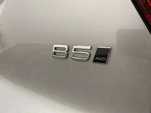 Used 2025 Volvo XC40 B5 Plus AWD/4WD image 94