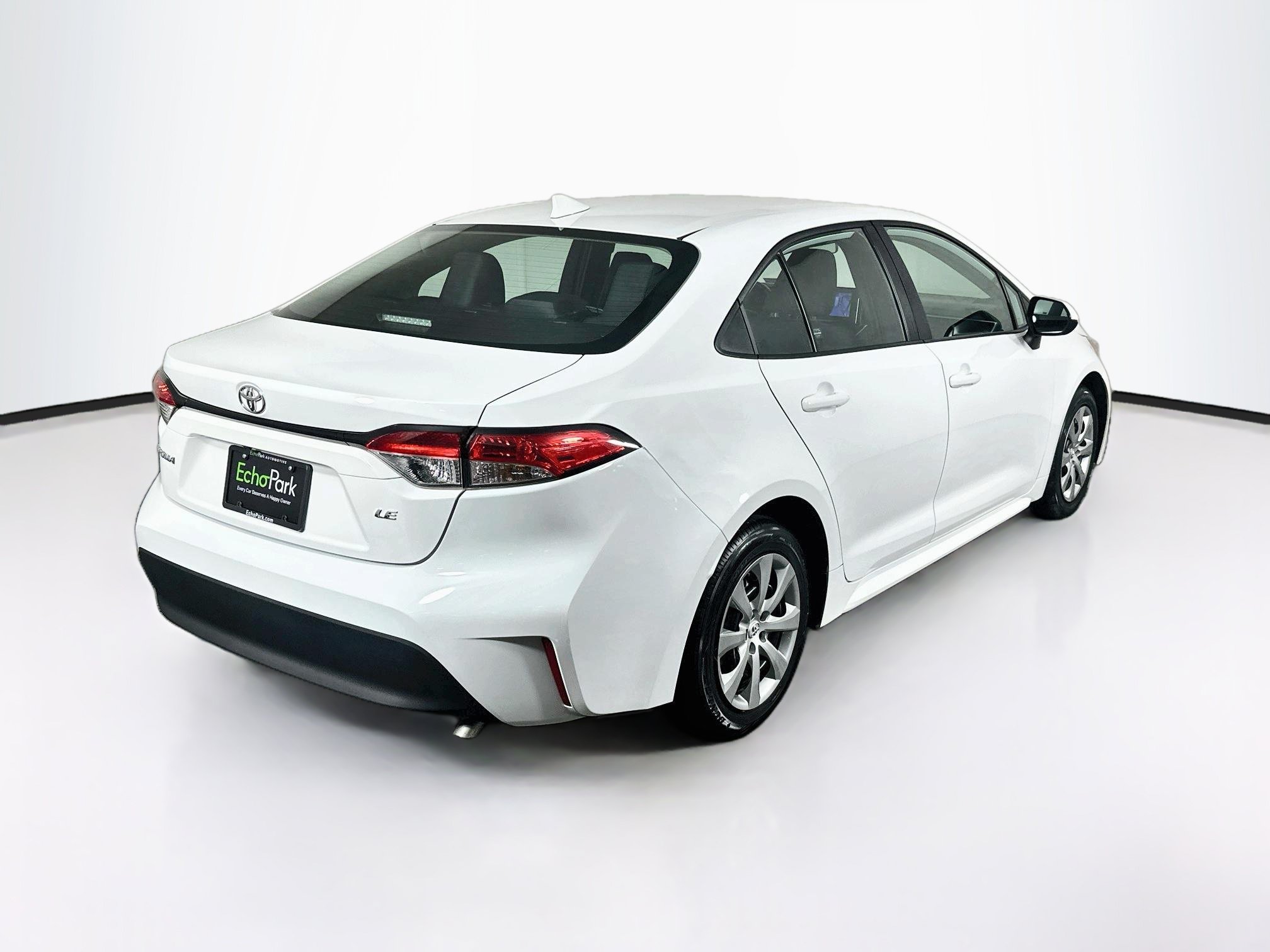 Used 2025 Toyota Corolla LE FWD image 9