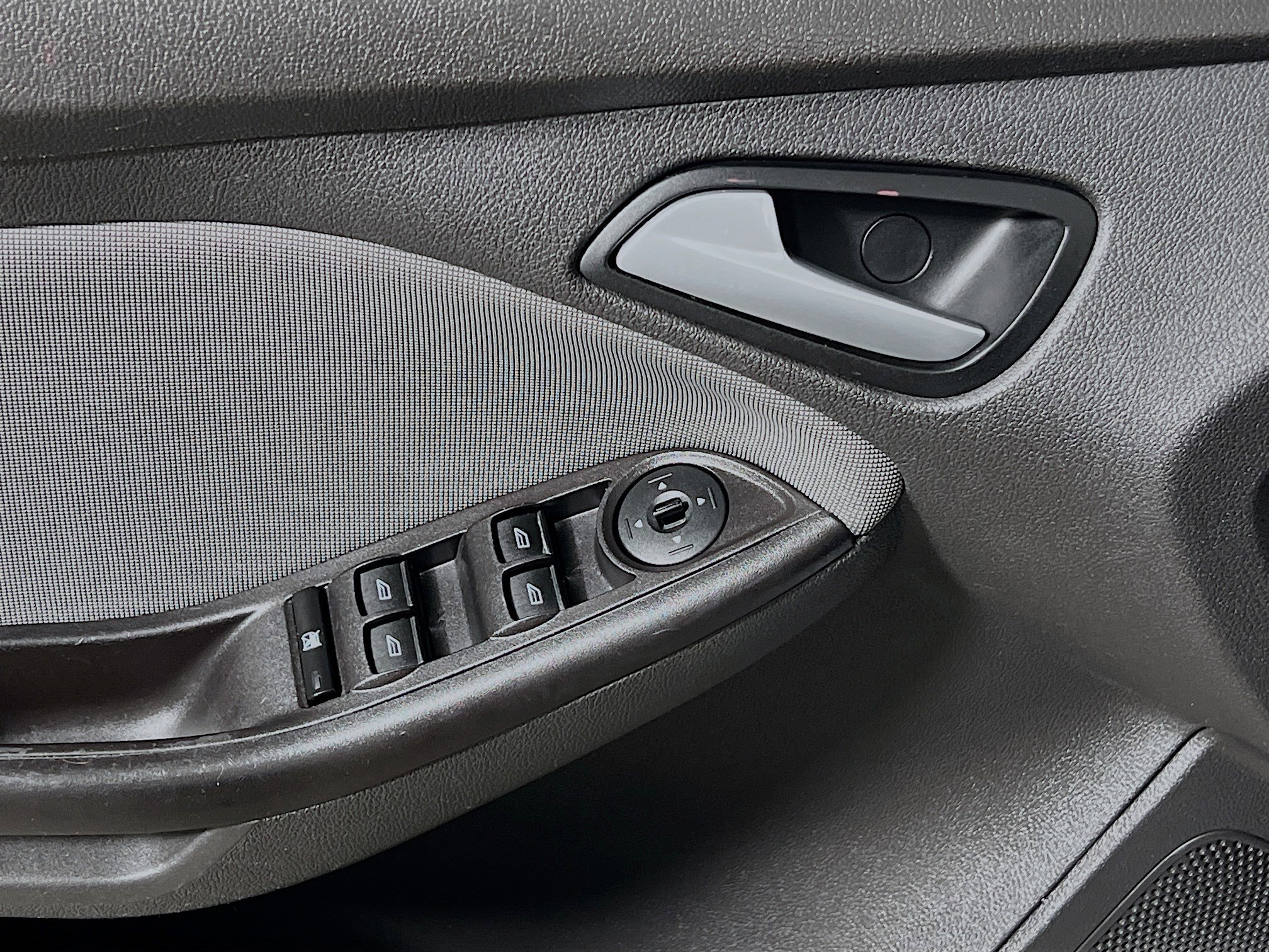 Used 2013 Ford Focus SE w/ SE Winter Pkg image 16