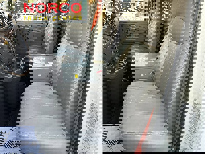 Used 2014 Chevrolet Express 2500 image 19