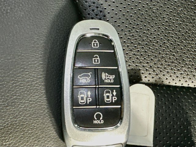 Used 2023 Hyundai Santa Fe Limited AWD/4WD image 18