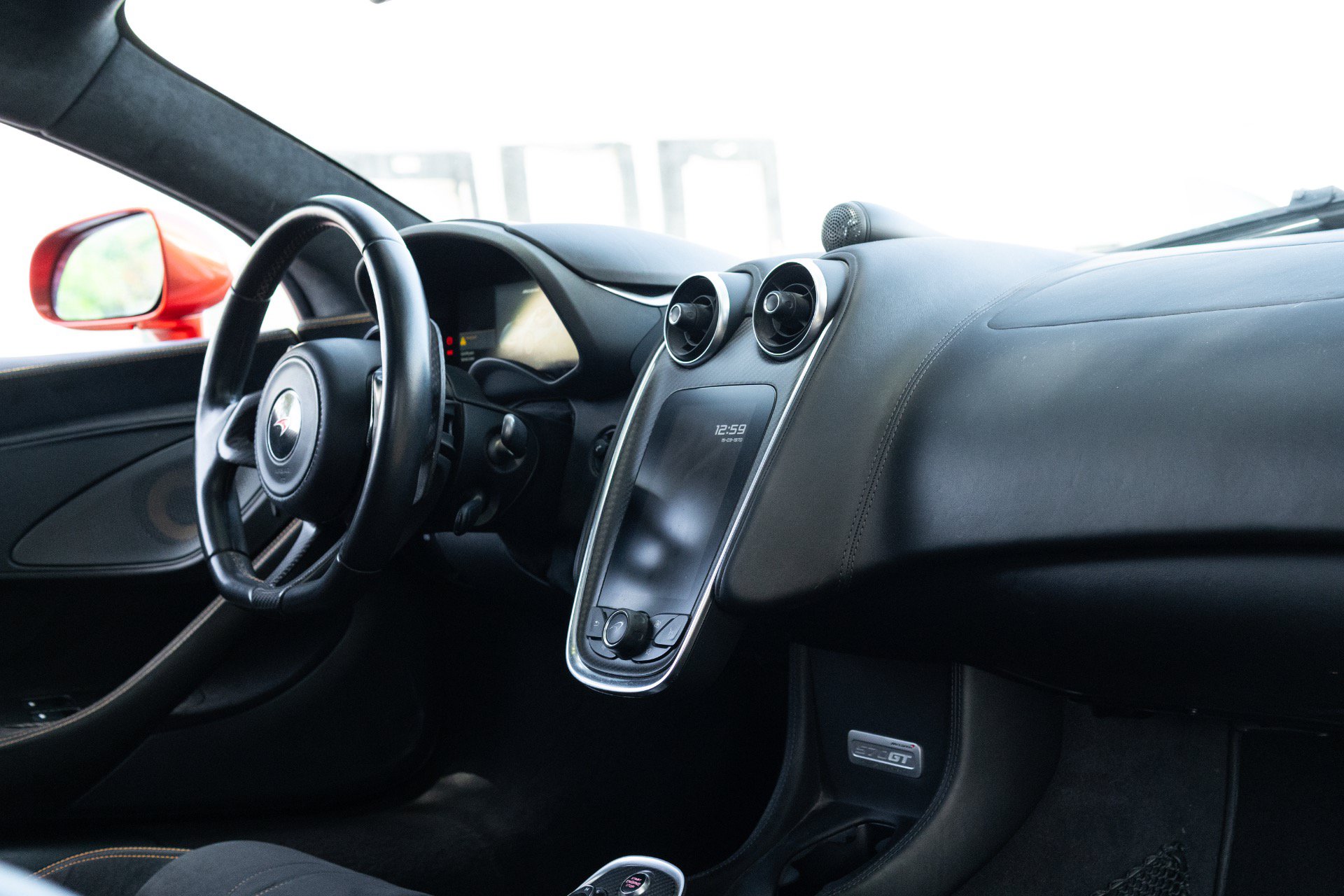 Used 2018 McLaren 570S RWD image 8