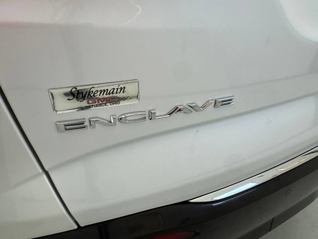 Used 2024 Buick Enclave Essence w/ Sport Touring Edition FWD image 14