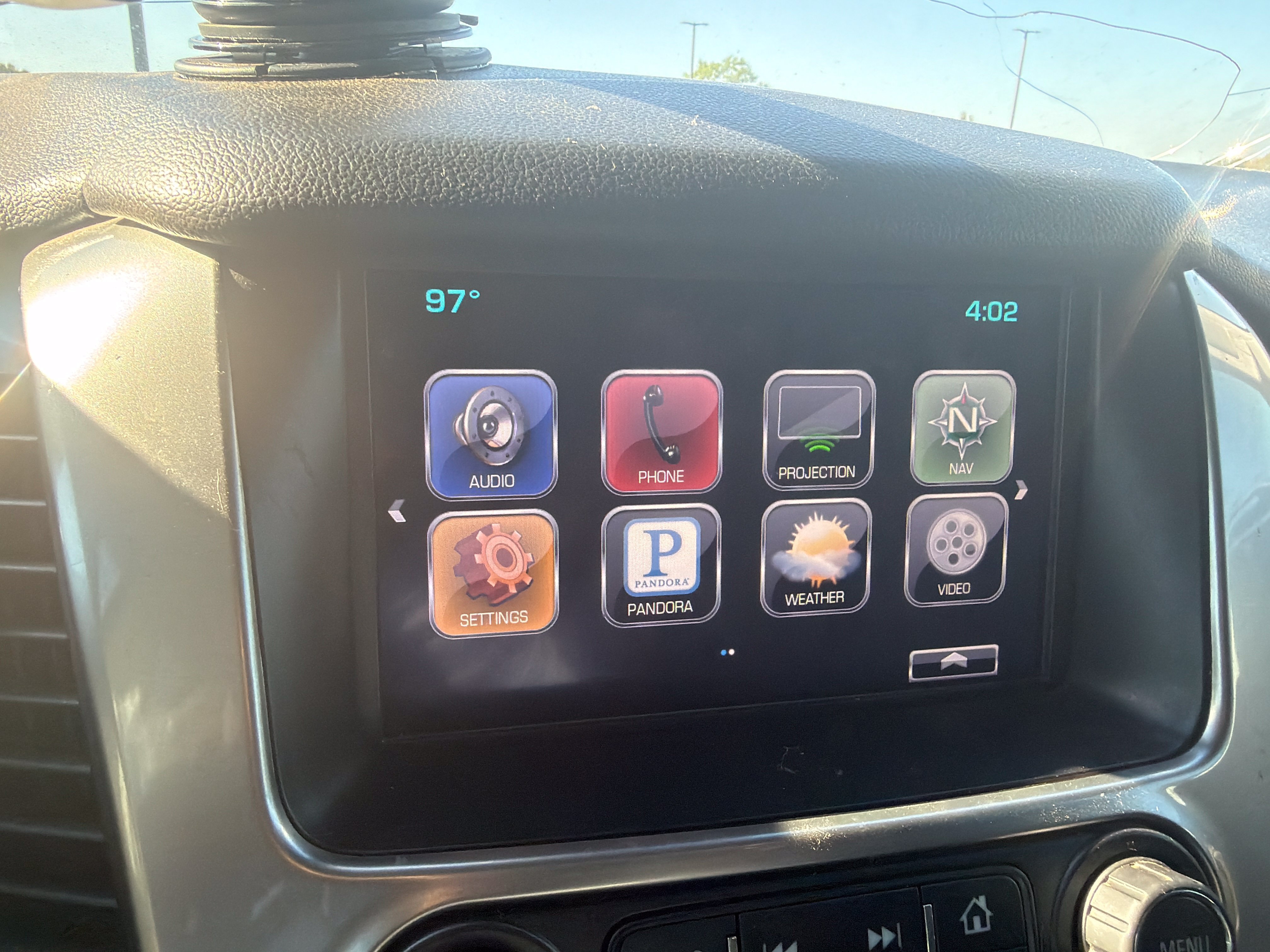 Used 2016 Chevrolet Suburban LT RWD image 18