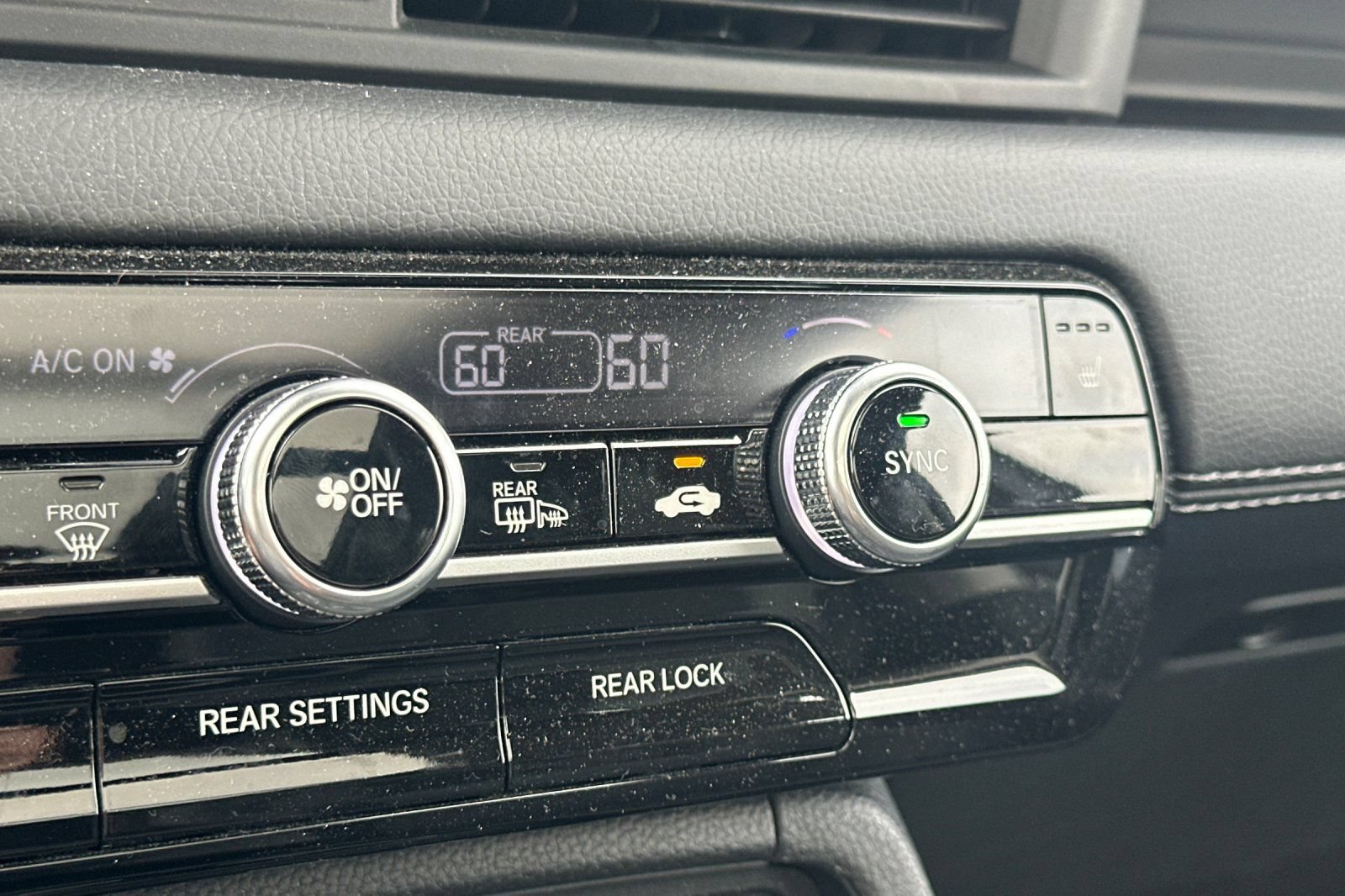 Used 2024 Honda Pilot Touring image 29